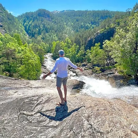 Apartment-b Near Etne-odda *